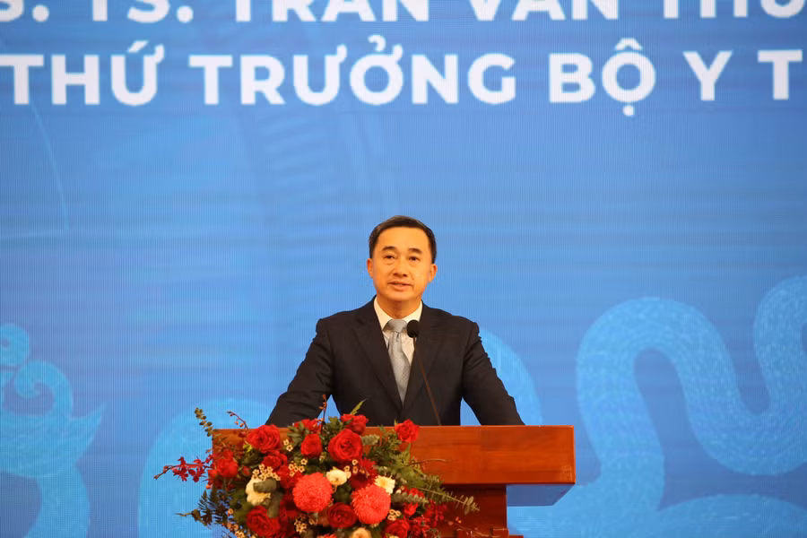 GS. TS Trần Văn Thuấn Thứ trưởng Bộ Y tế phát biểu.