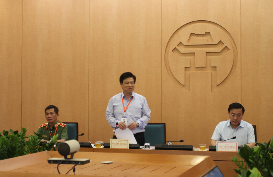 Thứ trưởng Nguyễn Hữu Độ phát biểu tại buổi làm việc với Ban chỉ đạo thi thành phố Hà Nội. Thứ trưởng Nguyễn Hữu Độ phát biểu tại buổi làm việc với Ban chỉ đạo thi thành phố Hà Nội.