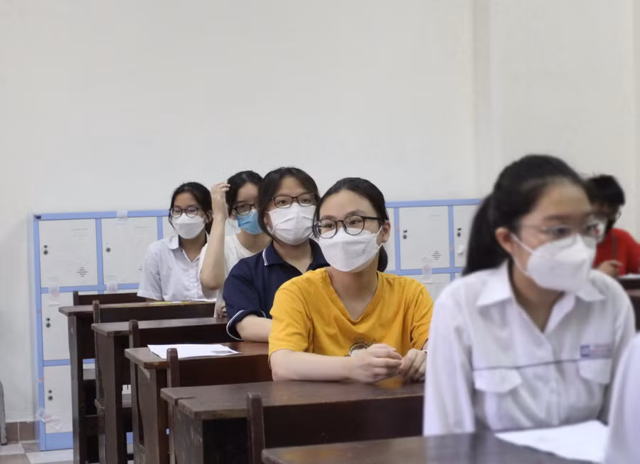 Thí sinh dự thi vào lớp 10 tại Hà Nội