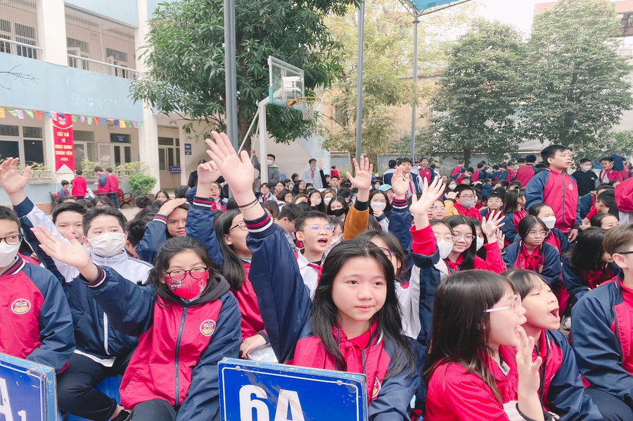 Hoạt động STEM không chỉ là sân chơi bổ ích sáng tạo còn tạo không khí hào hứng, sôi động cho học sinh. Hoạt động STEM không chỉ là sân chơi bổ ích sáng tạo còn tạo không khí hào hứng, sôi động cho học sinh.