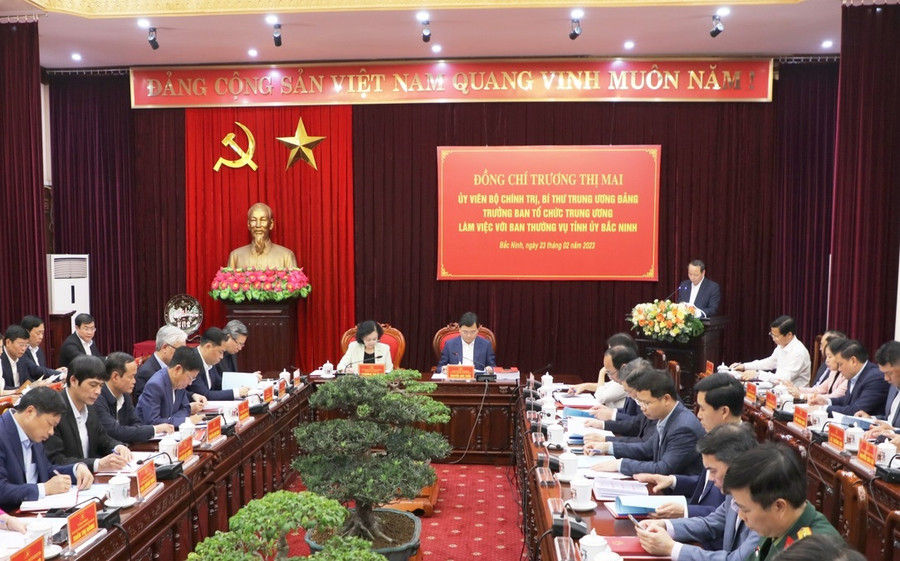 Quang cảnh buổi làm việc.