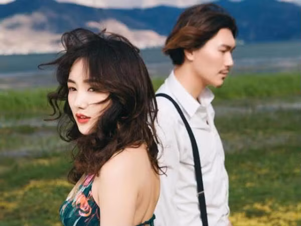 Khi đã lau khô nước mắt, người đàn bà khôn ngoan sẽ bình tĩnh trò chuyện với chồng, tìm hiểu nguyên nhân vì sao hôn nhân lại đi đến nước này