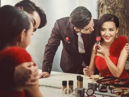 Với nam giới, yếu tố mới lạ là chất xúc tác cực mạnh, khiến họ có ham muốn cực kỳ mạnh với người khác giới. 