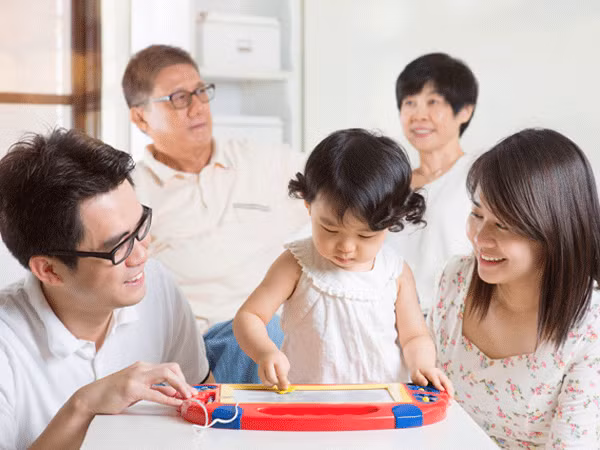 Mâu thuẫn nuôi dạy con giữa mẹ ruột, mẹ chồng và con dâu - Ảnh 2