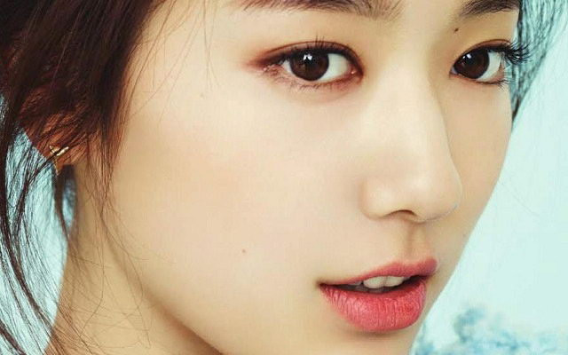 Xem tướng phụ nữ đoán chồng tương lai ảnh 4 Sống mũi cao, gồ lên là tướng khắc phu