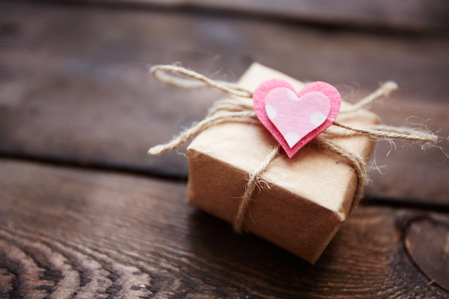 Không còn phải phân vân tặng gì cho chồng, chị em truyền tay nhau bí quyết giữ lửa hôn nhân cực đỉnh trong ngày Valentine - Ảnh 1