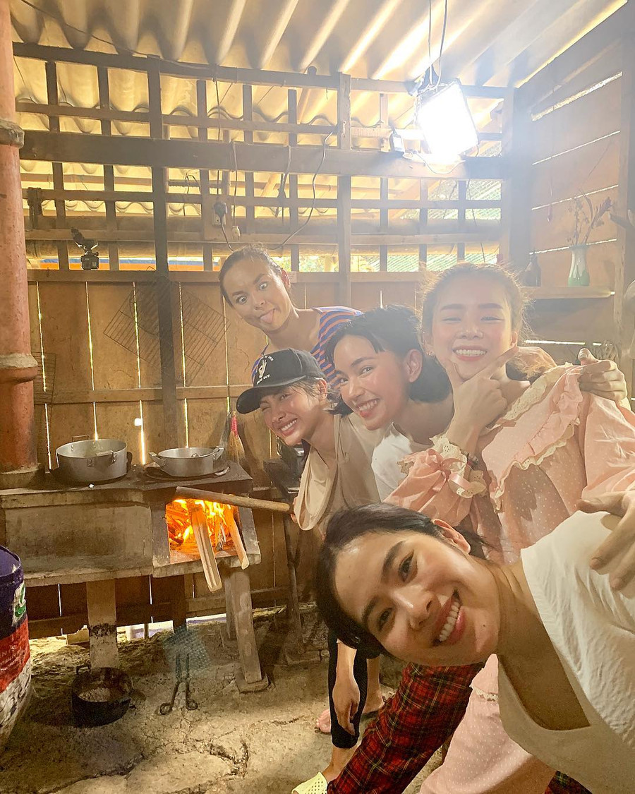 Hội bạn thân mới của showbiz Việt: Đã hot, nhan sắc lại cực phẩm ảnh 4 Hội bạn thân mới của showbiz Việt: Đã hot, nhan sắc lại cực phẩm ảnh 4