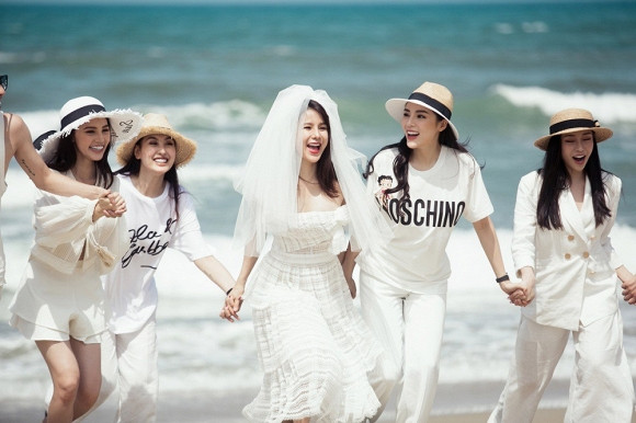 Hội bạn thân mới của showbiz Việt: Đã hot, nhan sắc lại cực phẩm ảnh 2 Hội bạn thân mới của showbiz Việt: Đã hot, nhan sắc lại cực phẩm ảnh 2