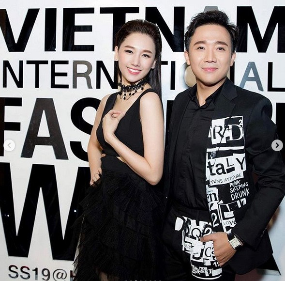 Nhìn những cặp sao Việt này, bạn sẽ tin rằng "tướng phu thê" là có thật ảnh 9 Nhìn những cặp sao Việt này, bạn sẽ tin rằng "tướng phu thê" là có thật ảnh 9