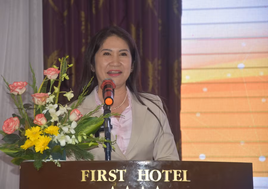 Bà Tôn Thị Ngọc Hạnh - Phó Chủ tịch UBND tỉnh Đắk Nông, phát biểu tại Hội nghị.