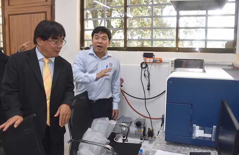 Nhà trường khánh thành "Phòng thí nghiệm Công nghệ cao 2” thuộc Khoa Công nghệ hóa học &amp; thực phẩm.