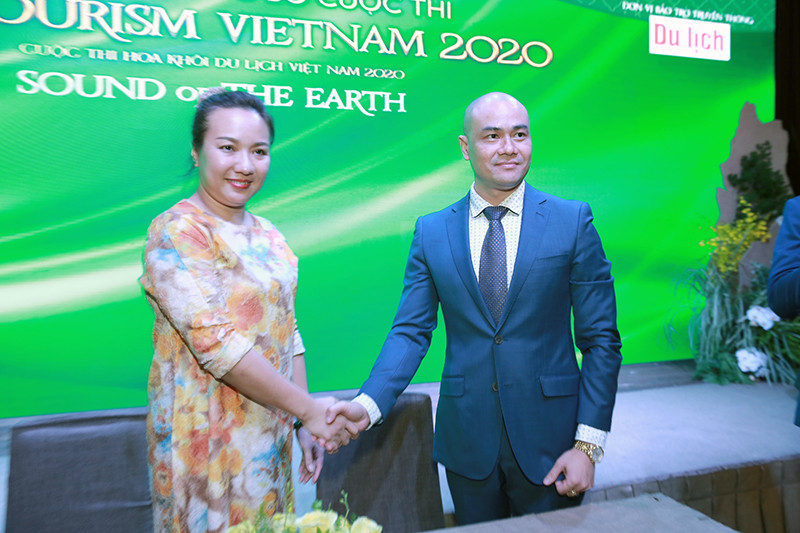Công ty TNHH Quảng cáo truyền thông Tấm và Cám ký kết phối hợp tổ chức cuộc thi với Paddington Hotel Công ty TNHH Quảng cáo truyền thông Tấm và Cám ký kết phối hợp tổ chức cuộc thi với Paddington Hotel