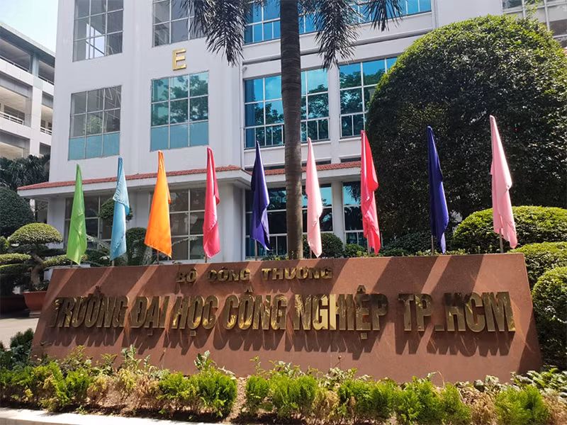 Trường ĐH Công nghiệp TPHCM.