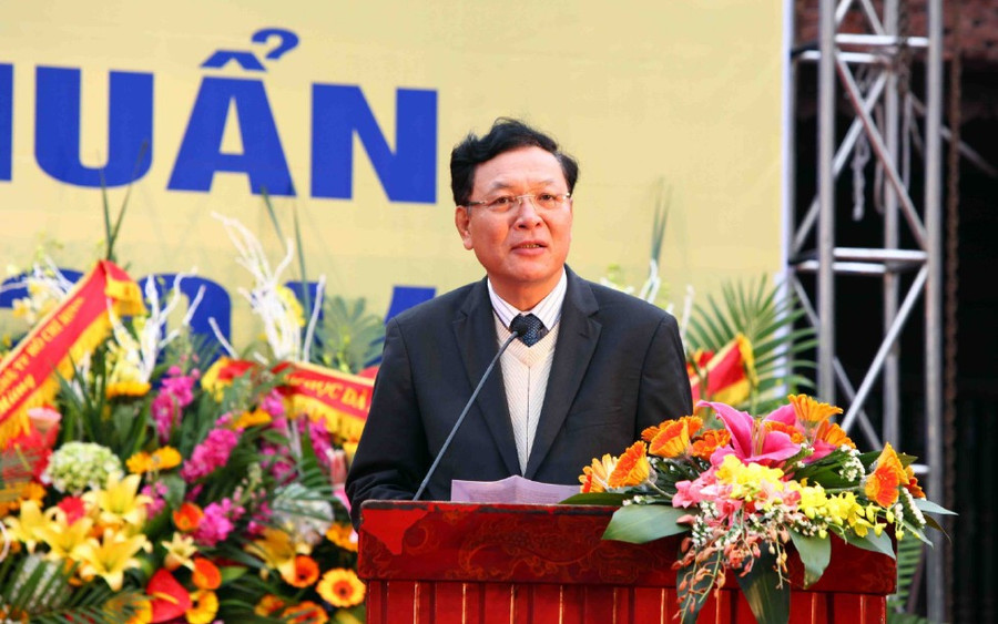Bộ trưởng Bộ GD&ĐT Phạm Vũ Luận phát biểu tại buổi lễ Bộ trưởng Bộ GD&ĐT Phạm Vũ Luận phát biểu tại buổi lễ