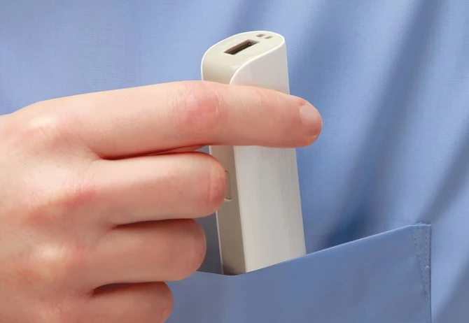 Mỗi năm, dân Anh "bỏ quên" gần 1000 smartphone và 22.000 ổ USB tại các tiệm... giặt ủi 