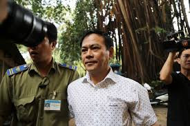 Bị cáo Nguyễn Hữu Linh - nguyên Phó Viện trưởng Viện KSND TP Đà Nẵng ra tòa về tội dâm ô đối với người dưới 16 tuổi Bị cáo Nguyễn Hữu Linh - nguyên Phó Viện trưởng Viện KSND TP Đà Nẵng ra tòa về tội dâm ô đối với người dưới 16 tuổi