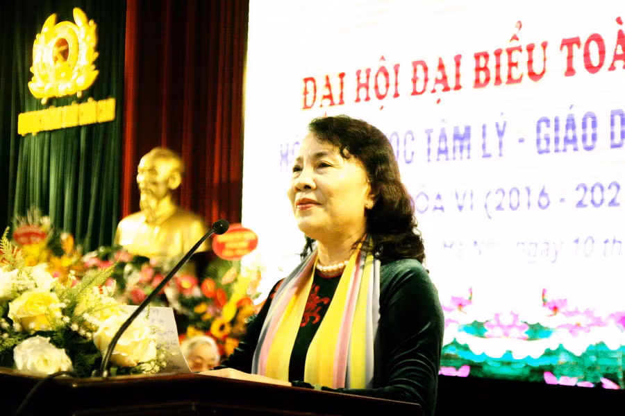 Thứ trưởng Bộ GD&ĐT Nguyễn Thị Nghĩa phát biểu tại Đại hội