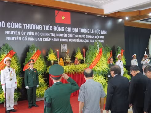 lễ viếng nguyên chủ tịch nước lê đức anh hình 4 le vieng nguyen chu tich nuoc le duc anh hinh 4