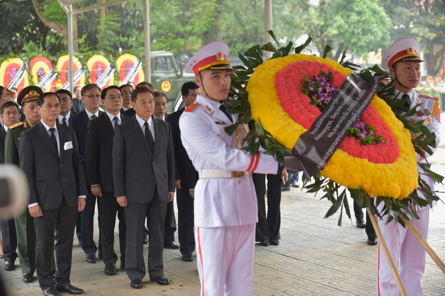 Các đoàn quốc tế đến viếng nguyên Chủ tịch nước, Đại tướng Lê Đức Anh. Ảnh VGP/Nhật Bắc Các đoàn quốc tế đến viếng nguyên Chủ tịch nước, Đại tướng Lê Đức Anh. Ảnh VGP/Nhật Bắc