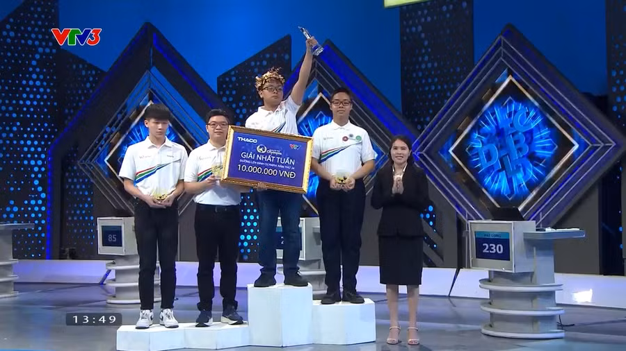 Nam sinh Quốc học Huế giành chiến thắng cuộc thi tuần Olympia