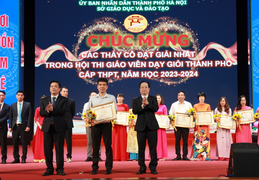 Nhiều phương pháp dạy học mới sáng tạo, mang tính đột phá đã xuất hiện. Nhiều phương pháp dạy học mới sáng tạo, mang tính đột phá đã xuất hiện.