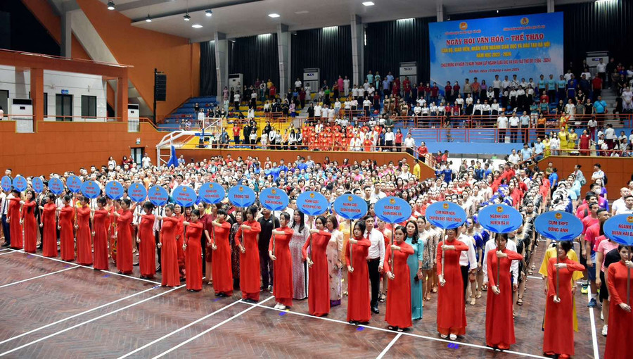 Ngày hội thu hút sự tham gia của gần 1700 cán bộ, nhà giáo trên địa bàn thành phố. Ngày hội thu hút sự tham gia của gần 1700 cán bộ, nhà giáo trên địa bàn thành phố.