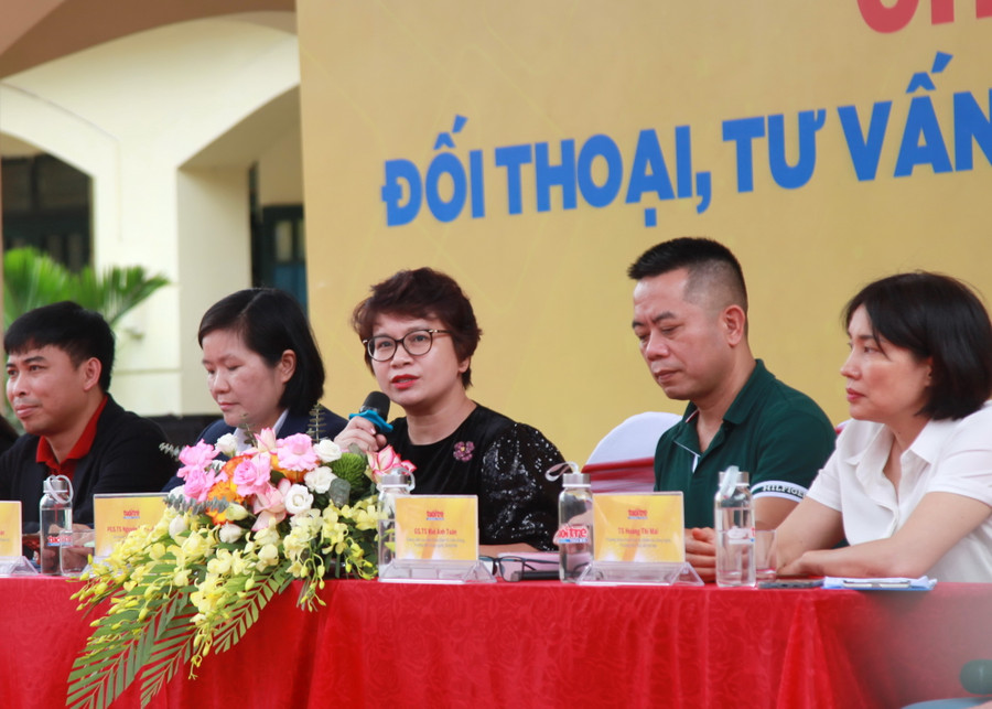 Các chuyên gia đến từ Bộ GD&ĐT và các trường đại học giải đáp thắc mắc cho thí sinh trước mùa tuyển sinh năm 2024. Các chuyên gia đến từ Bộ GD&ĐT và các trường đại học giải đáp thắc mắc cho thí sinh trước mùa tuyển sinh năm 2024.