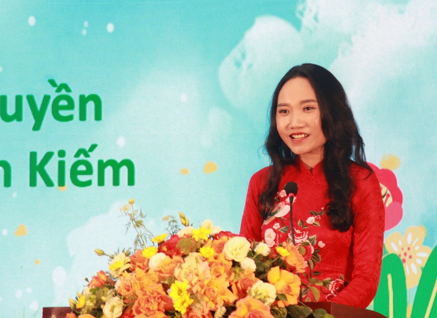 Cô Nguyễn Ngọc Huyền - Giáo viên trường tiểu học Trần Quốc Toản (quận Hoàn Kiếm). Cô Nguyễn Ngọc Huyền - Giáo viên trường tiểu học Trần Quốc Toản (quận Hoàn Kiếm).
