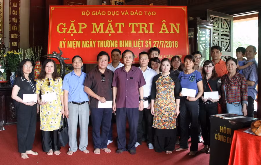 Chuyến về nguồn nhiều ý nghĩa của Công đoàn Cơ quan Bộ GD&ĐT