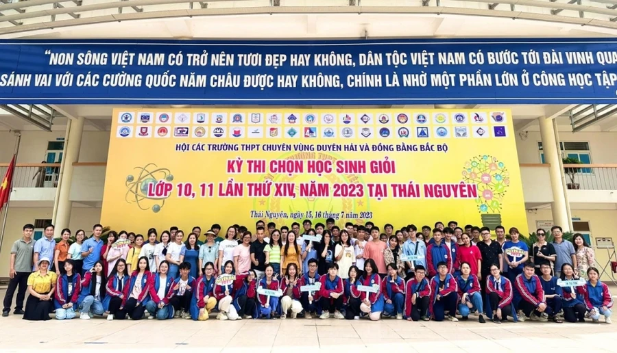 Trường THPT chuyên Hạ Long có 57/60 học sinh đạt giải tại Kỳ thi.