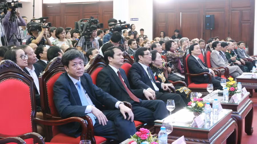 Các đại biểu tham dự buổi lễ