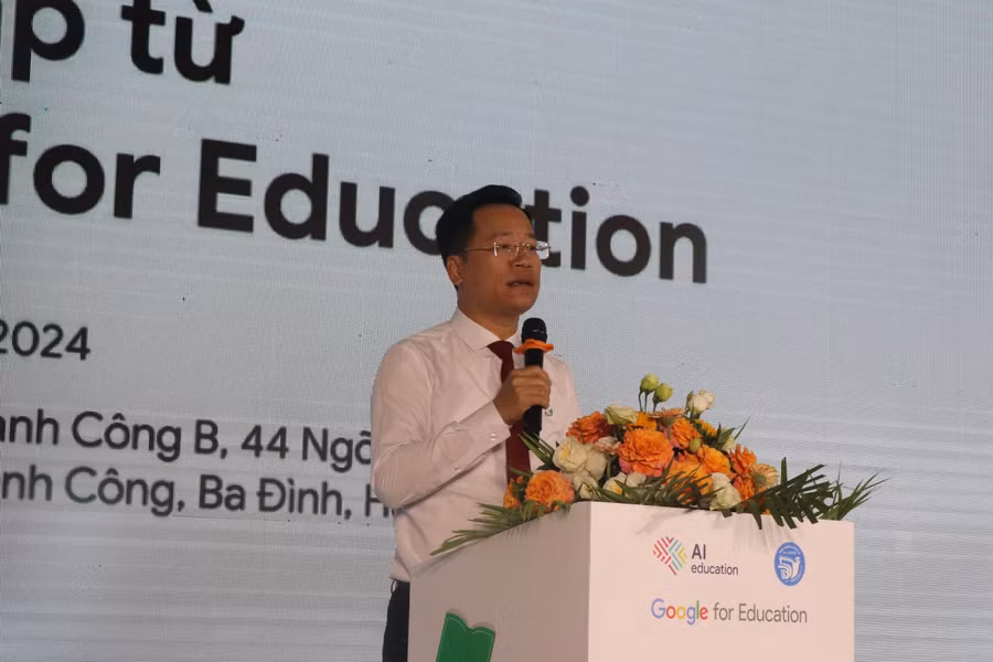 TS. Lê Đức Thuận - Trưởng phòng GD&amp;ĐT quận Ba Đình phát biểu tại hội thảo.