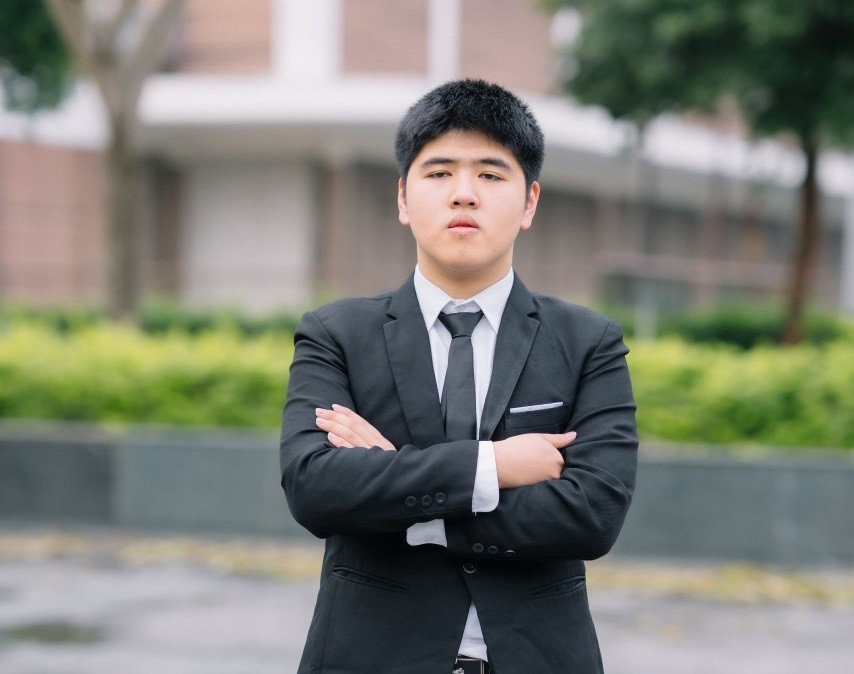 Nguyễn Văn Hoàng lớp 12, Trường THPT Chuyên Bắc Ninh. Nguyễn Văn Hoàng lớp 12, Trường THPT Chuyên Bắc Ninh.