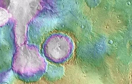 Phát hiện bất ngờ về các hồ nước trên sao Hỏa