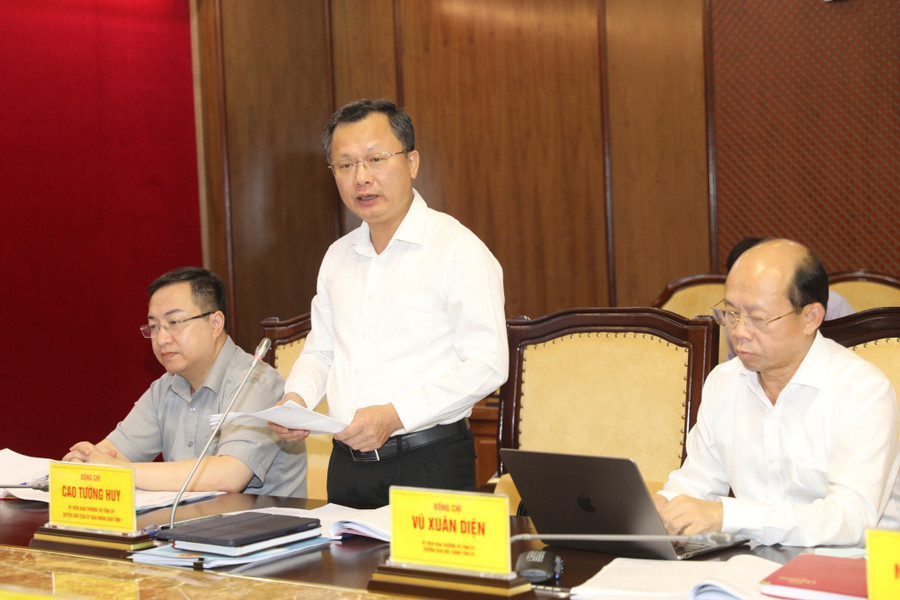 Ông Cao Tường Huy, quyền Chủ tịch UBND tỉnh phát biểu tại hội nghị. Ông Cao Tường Huy, quyền Chủ tịch UBND tỉnh phát biểu tại hội nghị.