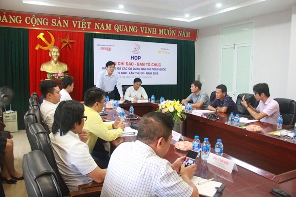 Ban Chỉ đạo và Ban Tổ chức giải bóng đá các cơ quan báo chí toàn quốc Press Cup 2019 họp triển khai mùa giải mới