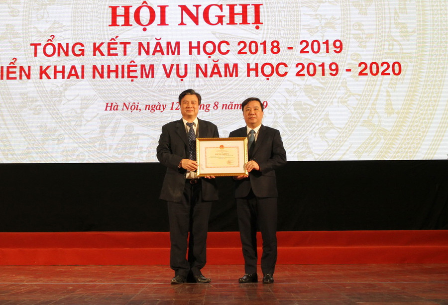 Ngành GD-ĐT Hà Nội nhận bằng khen của Bộ GD&ĐT Ngành GD-ĐT Hà Nội nhận bằng khen của Bộ GD&ĐT
