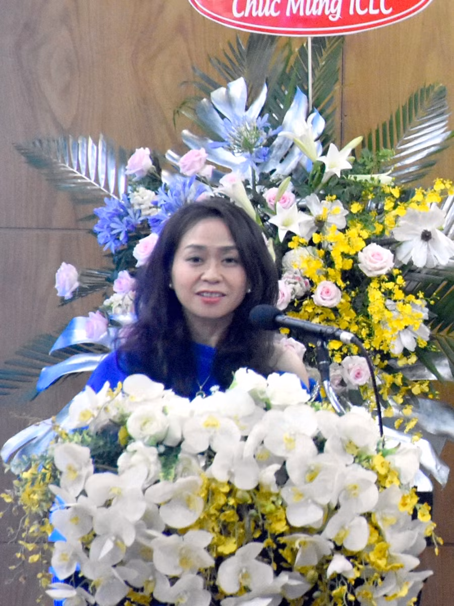 Bà Hoàng Thị Lâm Dung (Tổng giám đốc I-CLC): "Trong thời gian tới I-CLC sẽ mở rộng chương trình Toán-Khoa thực nghiệm đến nhiều trường hơn ".