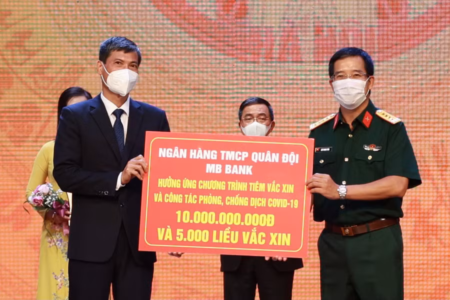 MB chung tay, góp sức cùng Hà Nội đẩy lùi Covid-19.