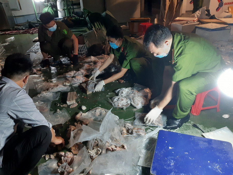Lực lượng chức năng phát hiện, bắt giữ số ma túy.