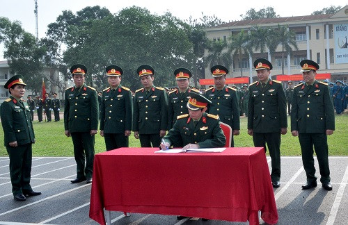 Cơ quan, đơn vị trực thuộc Trường Quân sự Bộ Tư lệnh Thủ đô Hà Nội ký giao ước thi đua năm 2019.