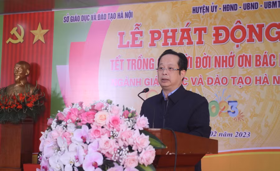 Giám đốc Sở GD&amp;ĐT Hà Nội Trần Thế Cương phát biểu phát động Tết trồng cây 2023.
