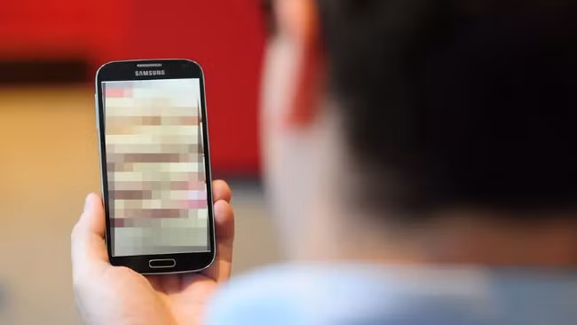 Chớ xem phim “nóng” trên điện thoại Android