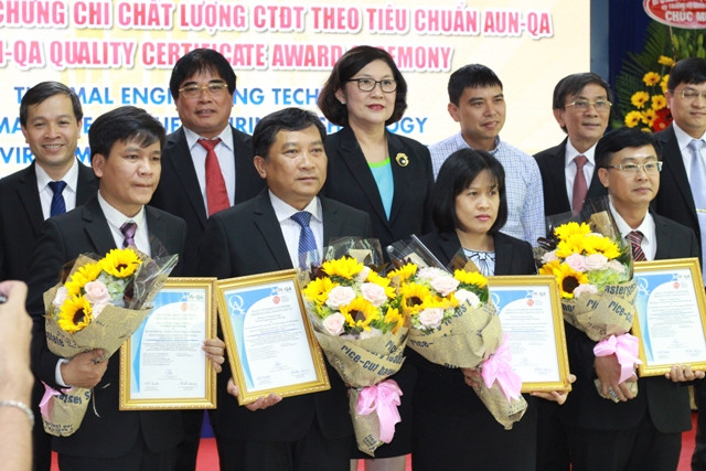 4 chương trình đào tạo được công nhận đạt chuẩn AUN lần này gồm: Công nghệ kỹ thuật điện tử - truyền thông; Công nghệ kỹ thuật nhiệt, Công nghệ chế tạo máy; Công nghệ kỹ thuật môi trường