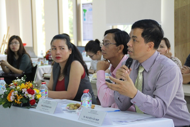 Ban Giám Khảo của cuộc thi là các giảng viên, cùng các doanh nhân giàu kinh nghiệm