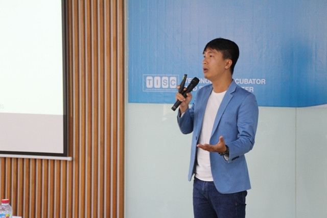 Anh Trần Hùng Thiện - CEO GCOMM, chia sẻ nhiều kinh nghiệm “đau thương” trong hành trình khởi nghiệp của bản thân với các SV HCMIU
