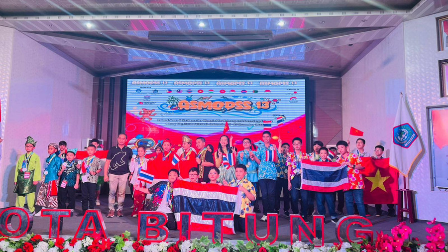 Cuộc thi tạo cơ hội giao lưu cho học sinh các nước. Cuộc thi tạo cơ hội giao lưu cho học sinh các nước.