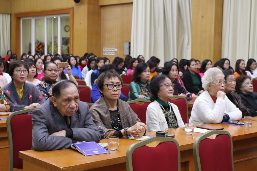 Các đại biểu dự buổi lễ Các đại biểu dự buổi lễ