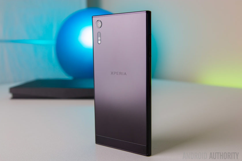Vì sao chúng ta phải chờ dài cổ mới mua được flagship của Sony?