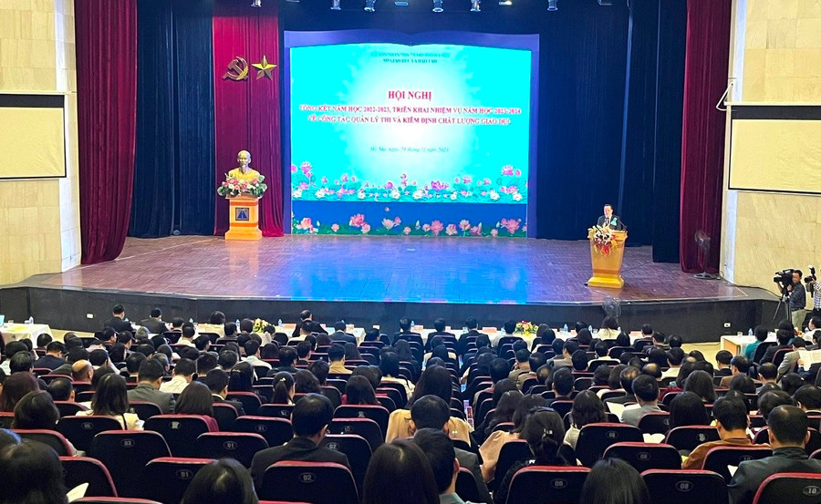 Quang cảnh hội nghị. Quang cảnh hội nghị.